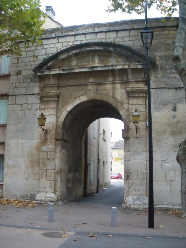 Ancienne porte des remparts - Villes-sur-Auzon (84570) - Vaucluse