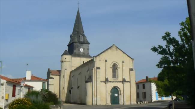 Léglise Saint-Romain de Curzon (depuis la rue du Logis) - Curzon (85540) - Vendée