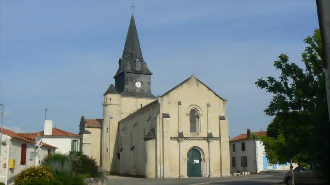 Léglise Saint-Romain de Curzon (depuis la rue du Logis) - Curzon (85540) - Vendée