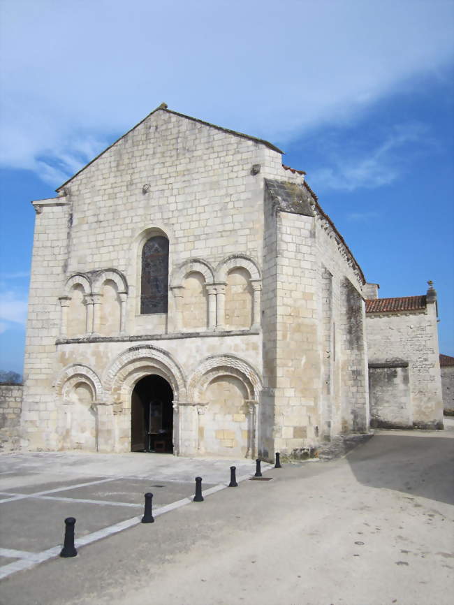 L'église Notre-Dame-de-la-Nativité - Fontaines (85200) - Vendée
