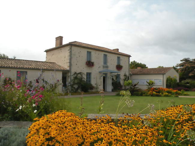 La mairie - Givrand (85800) - Vendée