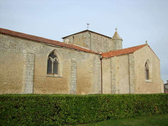 L'église Saint-Julien - Petosse (85570) - Vendée