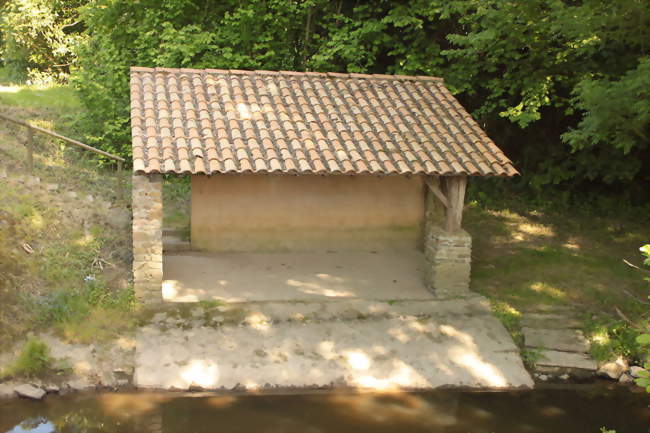 Lavoir du bourg - Saint-Étienne-du-Bois (85670) - Vendée