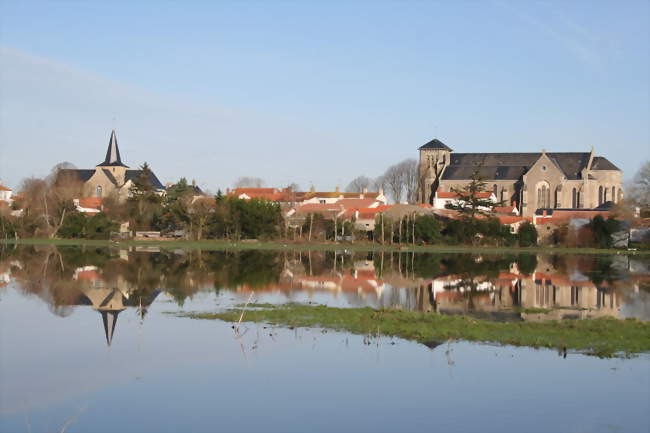 Les deux églises - Sallertaine (85300) - Vendée