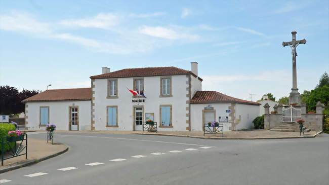 Mairie et calvaire - Vendrennes (85250) - Vendée
