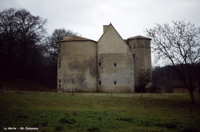 Manoir de La Mothe - Chalandray (86190) - Crédit: H. Rebours (CC by SA)