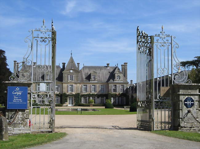 Le château de Curzay-sur-Vonne - Curzay-sur-Vonne (86600) - Vienne