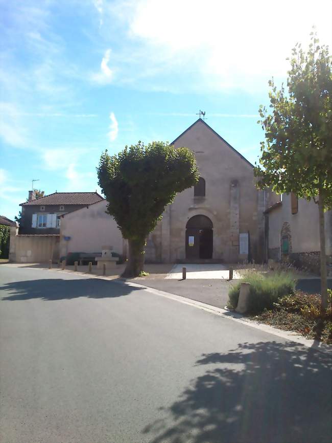 L'église de Leignes-sur-Fontaine - Leignes-sur-Fontaine (86300) - Vienne