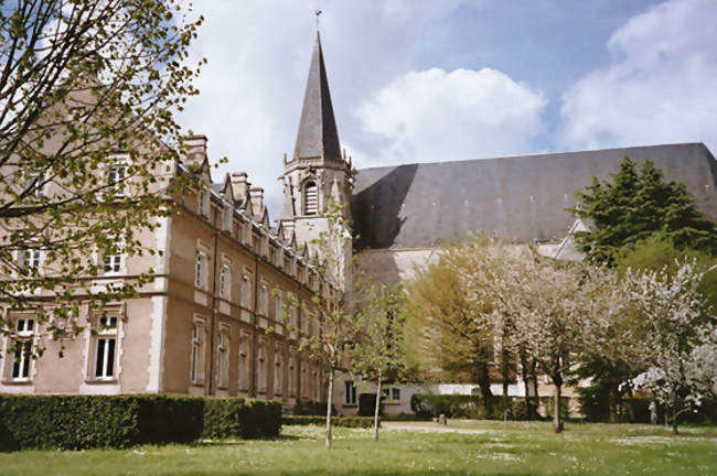Jardin de l'abbaye Saint-Martin de Ligugé - Ligugé (86240) - Vienne
