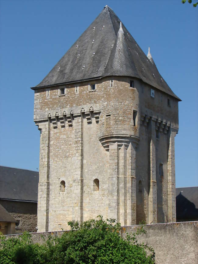 Donjon du XIe siècle du château de Migné-Auxances - Migné-Auxances (86440) - Vienne