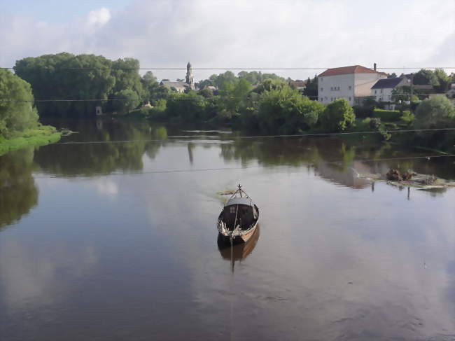 Les Ormes, vue de la Vienne - Les Ormes (86220) - Vienne