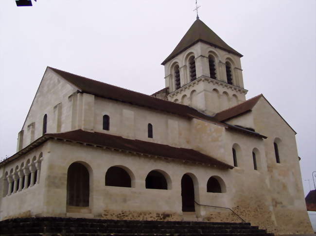 L'église Saint-Sulpice - Oyré (86220) - Vienne