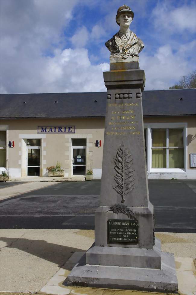 Place du 8 mai 1945 - Romagne (86700) - Vienne