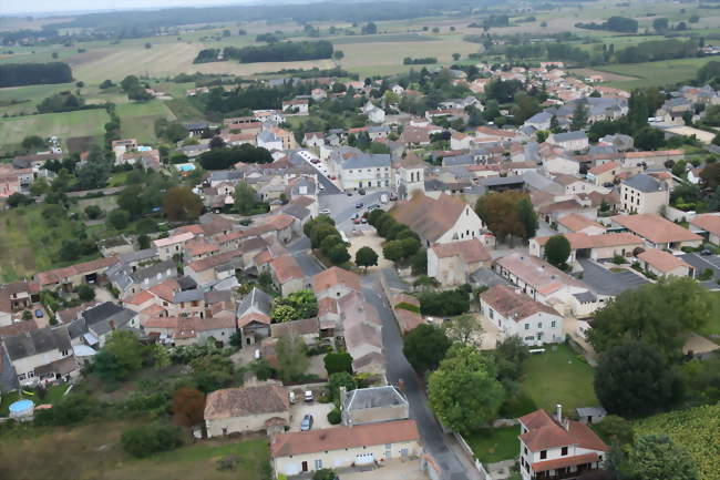 Centre bourg de la commune de Vendeuvre-du-Poitou - Vendeuvre-du-Poitou (86380) - Vienne