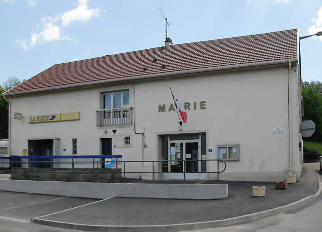 La mairie et la poste - Dinozé (88000) - Vosges