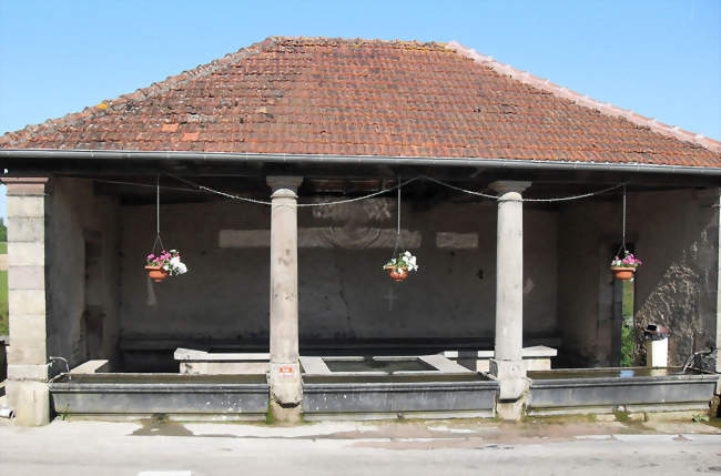 Le lavoir traditionnel - Frizon (88440) - Vosges