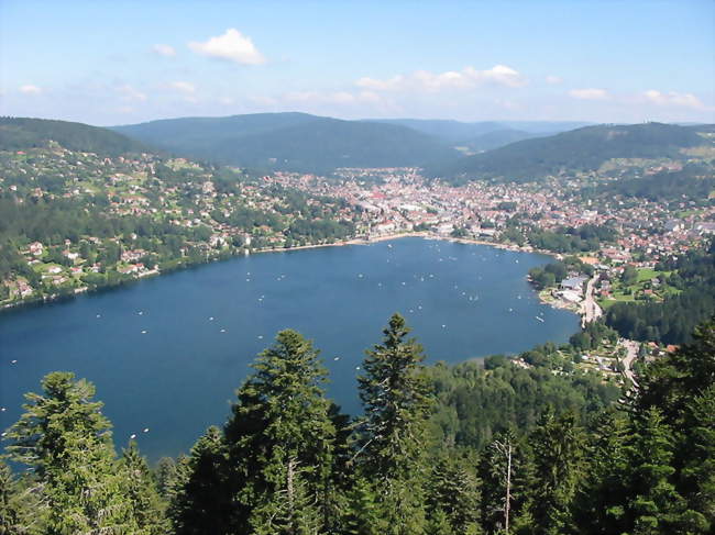 Ville et lac vus de la Tour de Mérelle - Gérardmer (88400) - Vosges