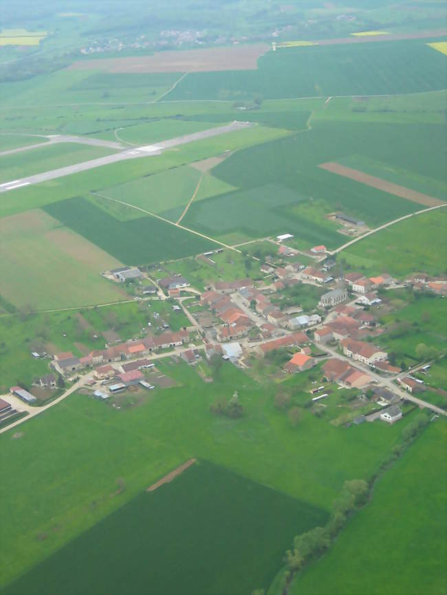 Juvaincourt et son aérodrome - Juvaincourt (88500) - Vosges