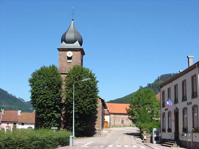 L'église et la mairie-école - Luvigny (88110) - Vosges