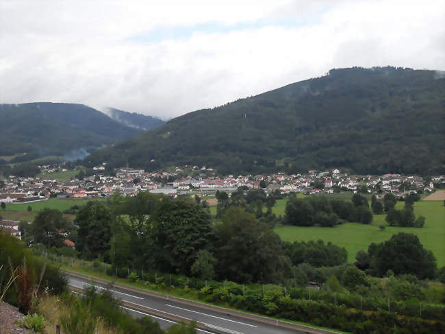 La Ville pittoresque au pied du Haut de Bélué - Rupt-sur-Moselle (88360) - Vosges