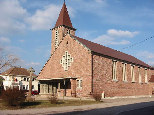 L'église construite après la guerre de 39-45 - Saulcy-sur-Meurthe (88580) - Vosges