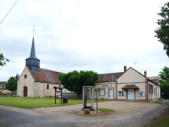 L'église et la mairie - La Belliole (89150) - Yonne