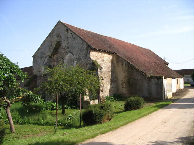 La grange médiévale de Crécy - Brienon-sur-Armançon (89210) - Yonne