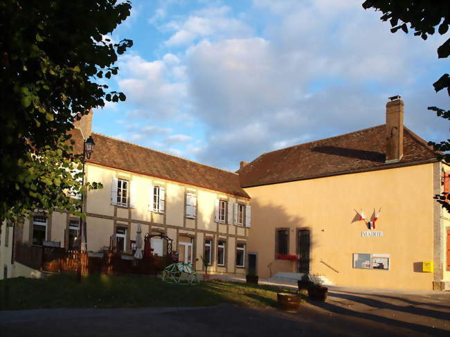 Mairie & restaurant de Merry-la-Vallée - Merry-la-Vallée (89110) - Yonne
