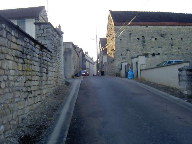 Rue du village - Pacy-sur-Armançon (89160) - Yonne