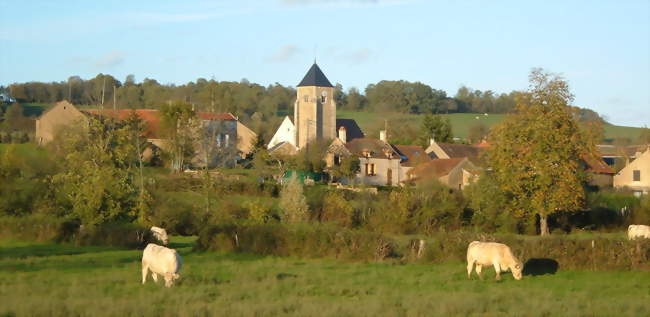 Vue du bourg et de l'église - Provency (89200) - Yonne