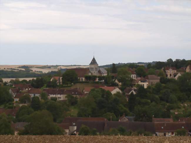 Saint-Aubin-Château-Neuf ; vue depuis la RD 955 - Saint-Aubin-Château-Neuf (89110) - Yonne
