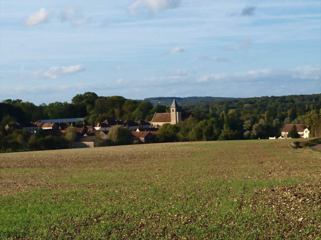 Vue du centre du village depuis la route venant de Sainpuits - Sainte-Colombe-sur-Loing (89520) - Yonne