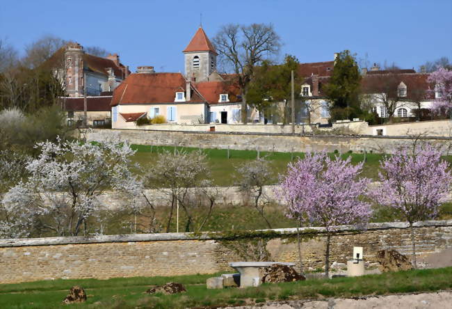 Tronchoy depuis le bord du canal de Bourgogne - Tronchoy (89700) - Yonne