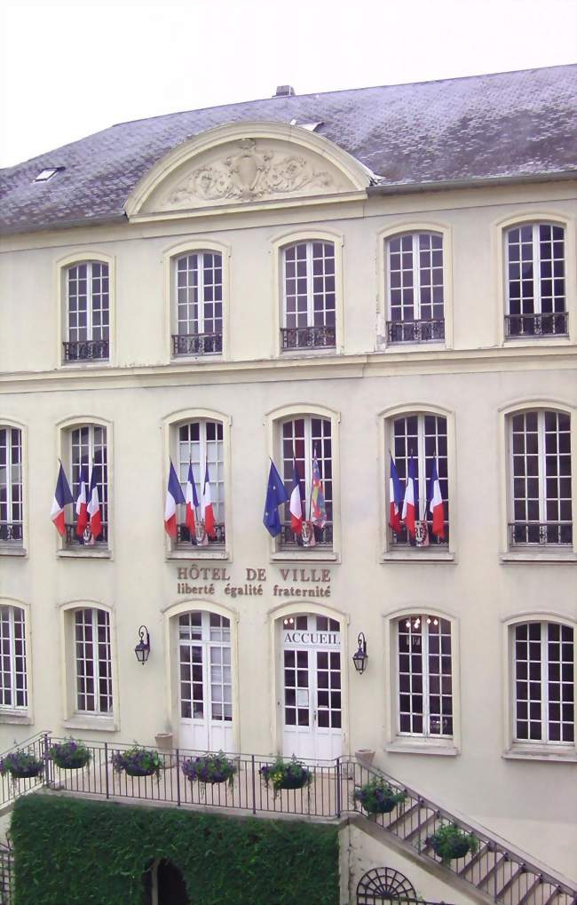 L'hôtel de ville - Villeneuve-sur-Yonne (89500) - Yonne