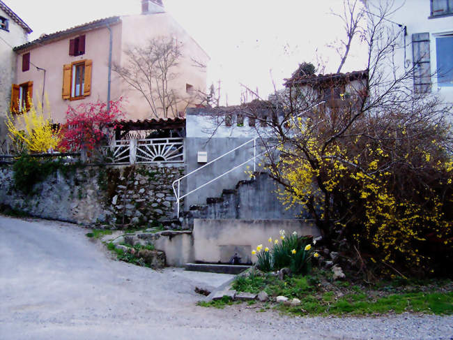 La fontaine du hameau de Lacassagne - Ganac (09000) - Ariège