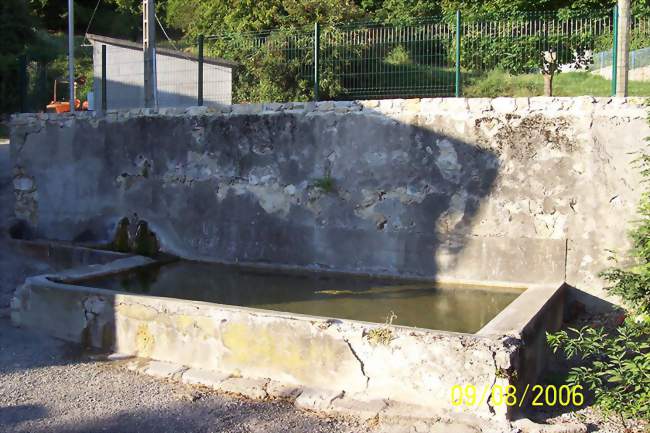 L'abreuvoir du village de Leychert - Leychert (09300) - Ariège