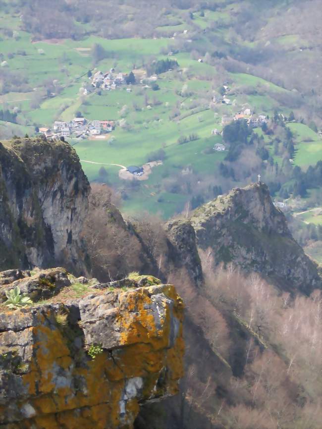 Vue sur la vallée du Lez, au cap de la Pêne sur la commune de Moulis - Moulis (09200) - Ariège