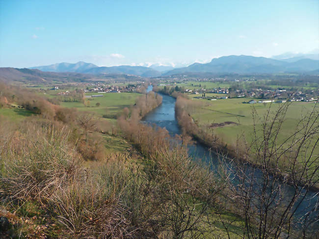 Vue de Sentaraille, sur la droite, Lorp est à l'arrière plan - Lorp-Sentaraille (09190) - Ariège