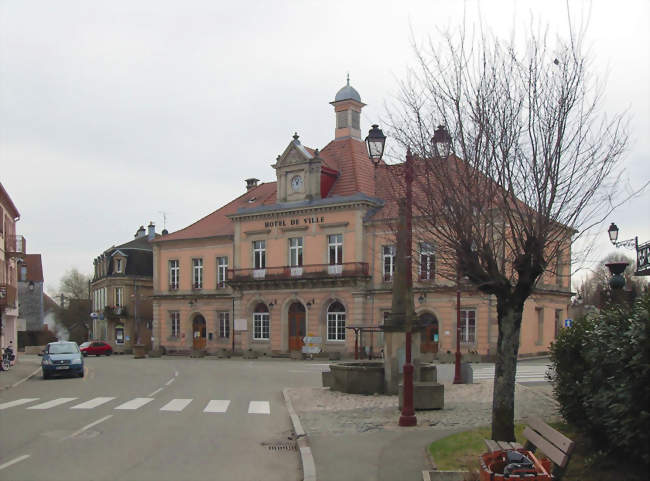 L'hôtel de ville de Giromagny - Giromagny (90200) - Territoire de Belfort