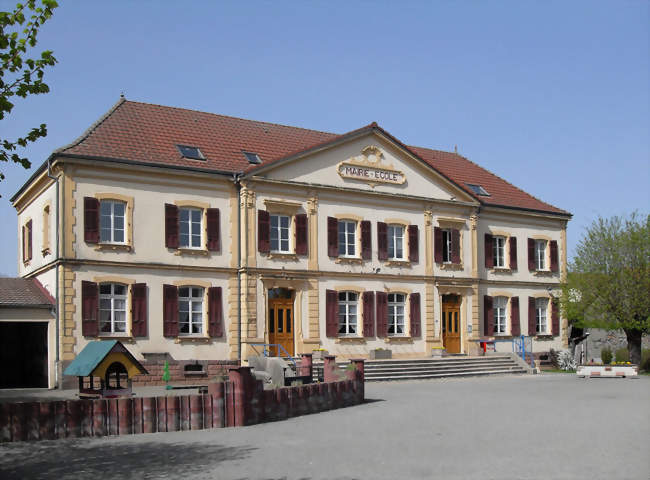 La mairie-école - Lachapelle-sous-Rougemont (90360) - Territoire de Belfort