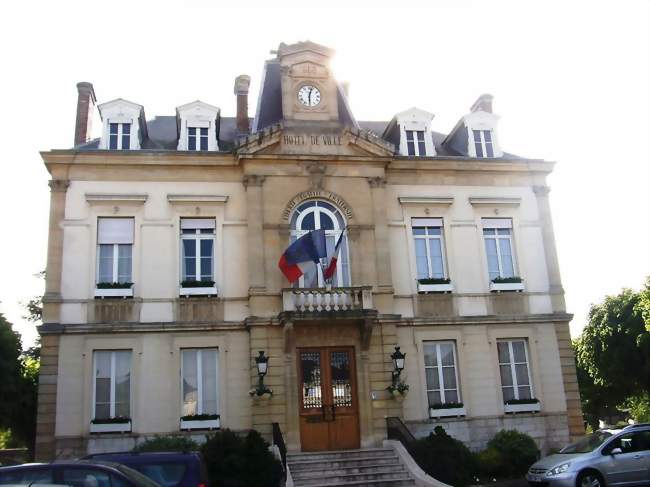 Lhôtel de ville - Arpajon (91290) - Essonne