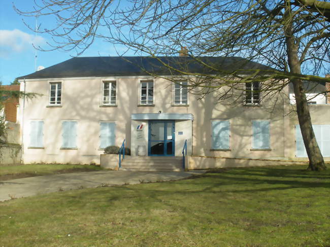 Lhôtel de ville - Bruyères-le-Châtel (91680) - Essonne