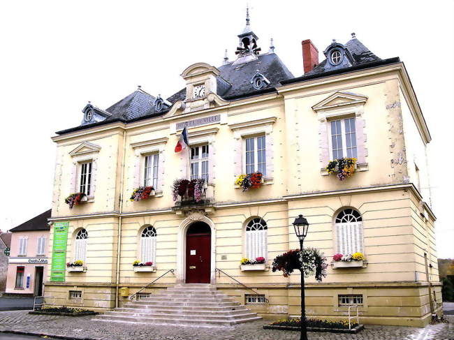 Lhôtel de ville - Méréville (91660) - Essonne