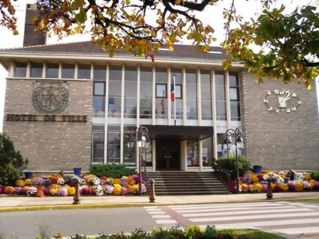 Lhôtel de ville - Paray-Vieille-Poste (91550) - Essonne