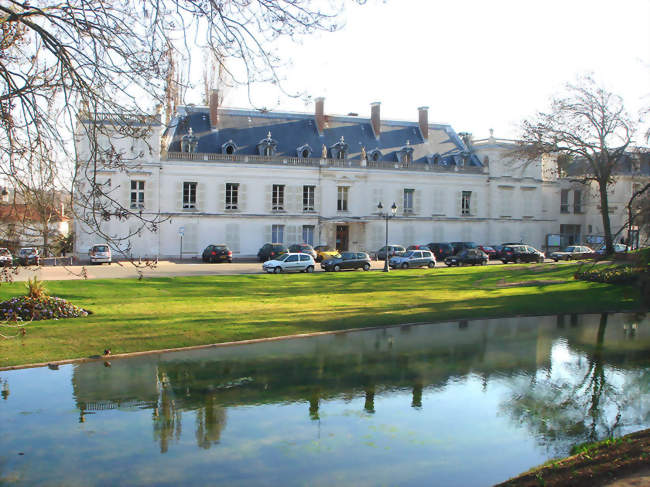 Lhôtel de ville - Ris-Orangis (91130) - Essonne