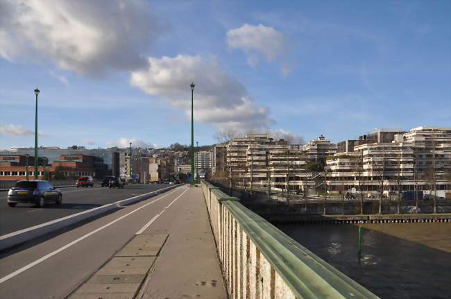 Vue de Suresnes depuis le Pont de Suresnes - Suresnes (92150) - Hauts-de-Seine