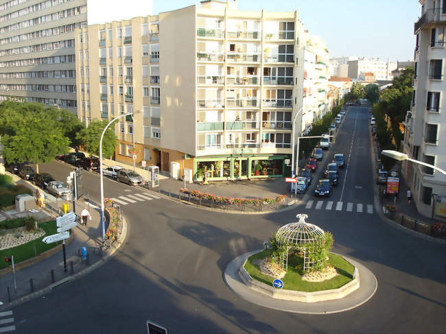 Le carrefour Albert-Legris, cur du quartier du plateau - Vanves (92170) - Hauts-de-Seine