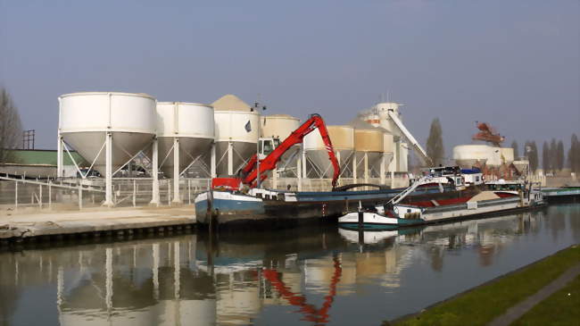 Le port, sur l'Ourq - Bondy (93140) - Seine-Saint-Denis