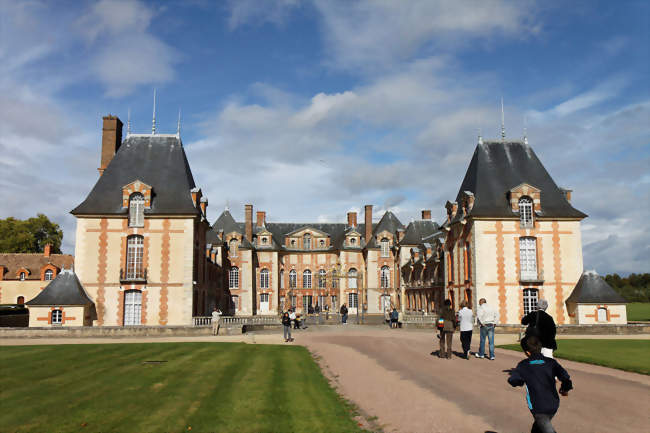 Le château de Grosbois, inscrit aux monumemts historiques - Boissy-Saint-Léger (94470) - Val-de-Marne