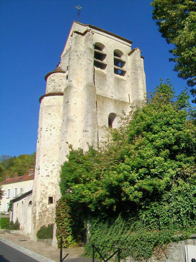 La tour de l'église Saint-Nicolas date en partie du XIIe siècle - Bellefontaine (95270) - Val-d'Oise